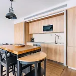 Gelman's Getaway In Apartment